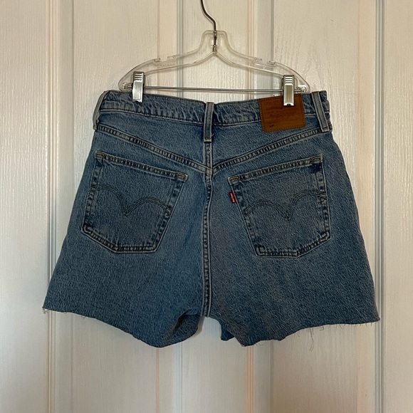Levi’s 501 Shorts - Picture 7 of 7